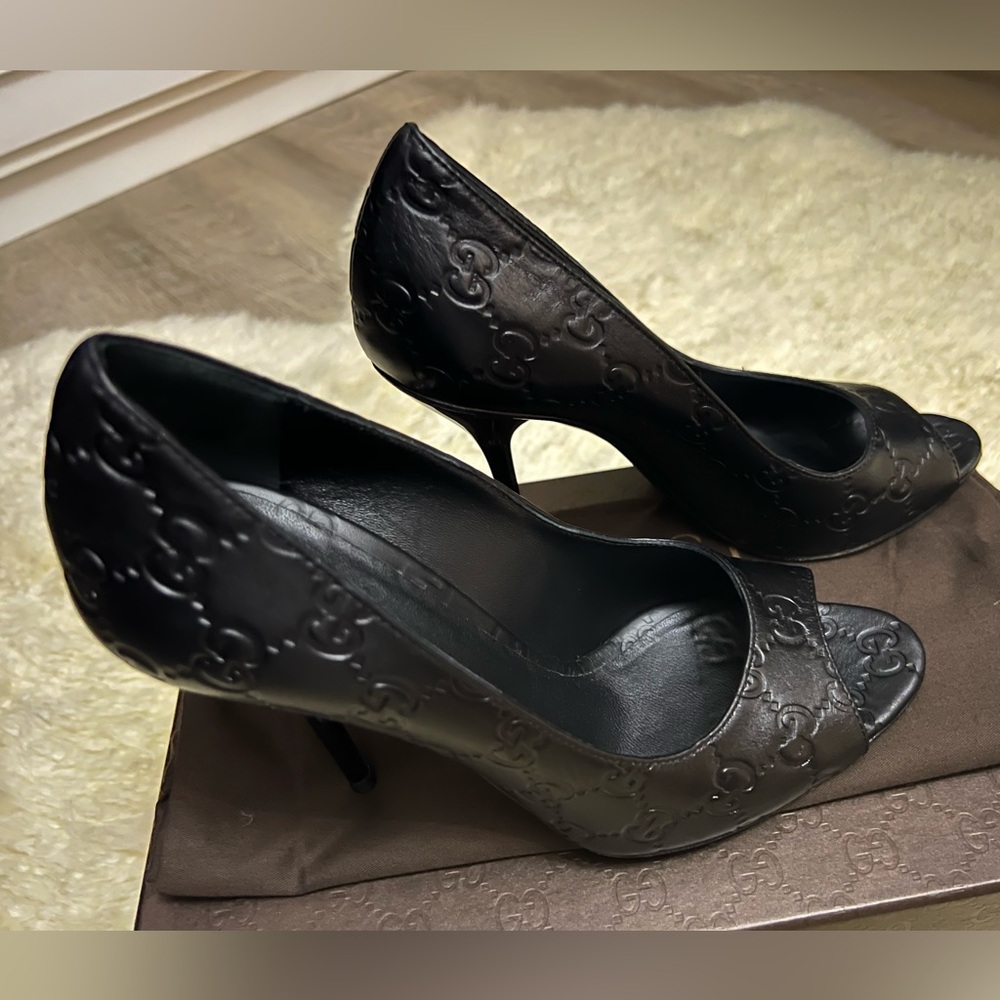 Gucci Black Guccissima Peep Toe Pumps - Picture 2 of 7